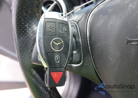 2016 Mercedes-Benz Cla 250 4Matic z USA, uszkodzony, nr VIN WDDSJ4GB7GN372071